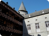 chateaux de veves - nel cortile