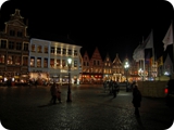 21 - bruges - markt di notte